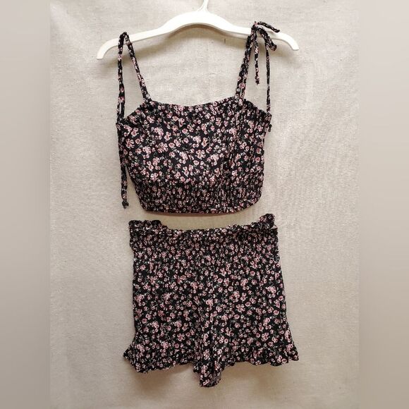 2 Piece Shorts and Top Set by Lily Rose in Size M - Picture 1 of 10